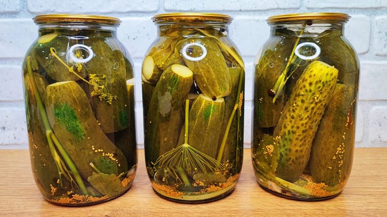 Секрет неймовірно смачних огірків: тепер мариную тільки так! Рецепт, що підкорив з першої спроби!