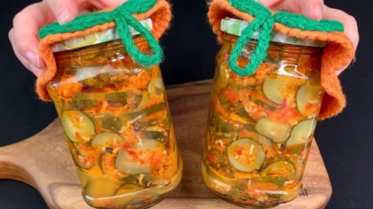 Пікантні огірки на зиму в ароматній заливці: простий рецепт, що підкорить з першого смаку
