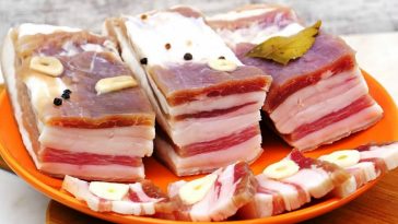 Солене сало в розсолі без варіння: найніжніша домашня закуска