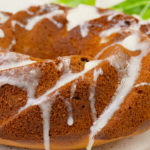 Спробувала спекти — пирога не стало за 15 хвилин! “Чарівний” медовий манник