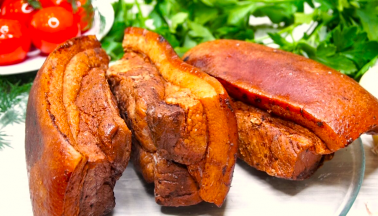 Сало «фальшивого» копчення без цибулиння – неймовірна закуска за простим рецептом