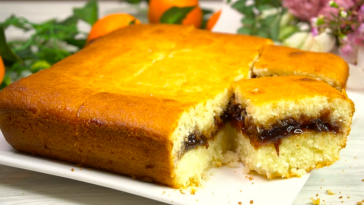 Манник «Стаканник» з повидлом посередині — мій улюблений пиріг