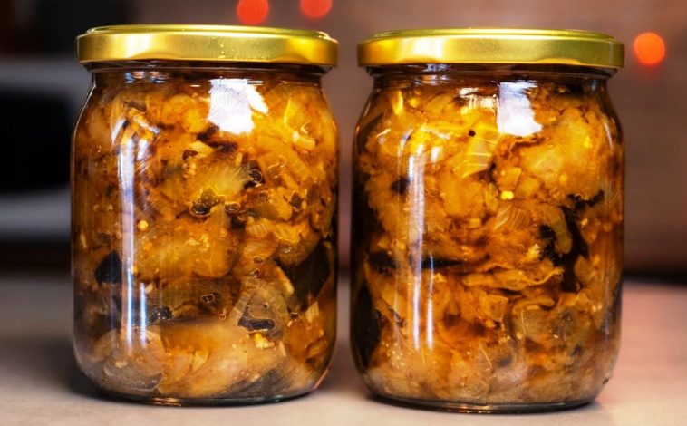 Мариновані баклажани з часником на зиму — ідеальна закуска до картоплі!