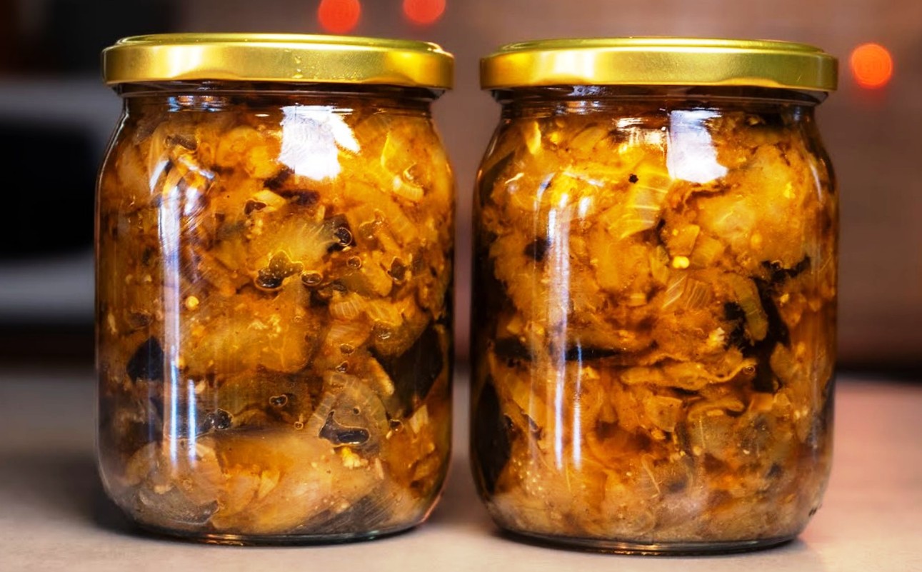 Мариновані баклажани з часником на зиму — ідеальна закуска до картоплі!