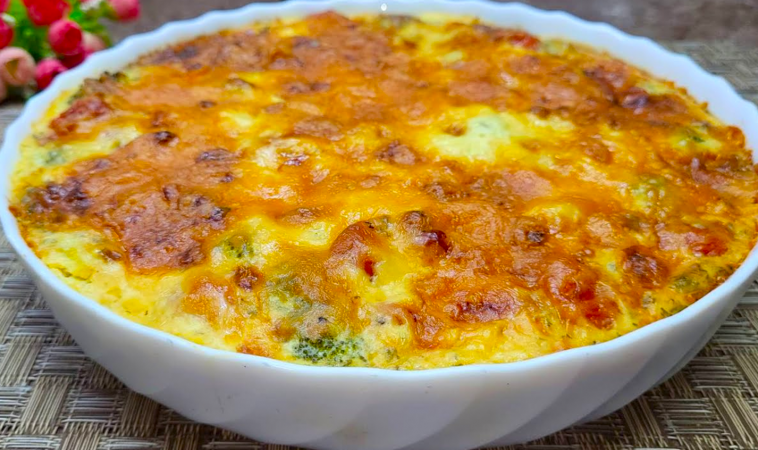 Уся родина просить готувати ще! "Розкішна" лінива вечеря за лічені хвилини — усе змішав і в духовку!