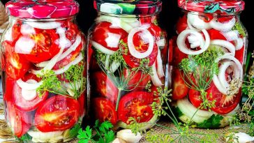 Смачнючі мариновані помідори з цибулею та часником — рецепт, який усі просять!