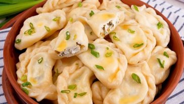 Вареники з солоним сиром і зеленою цибулею: ніжне тісто та соковита начинка