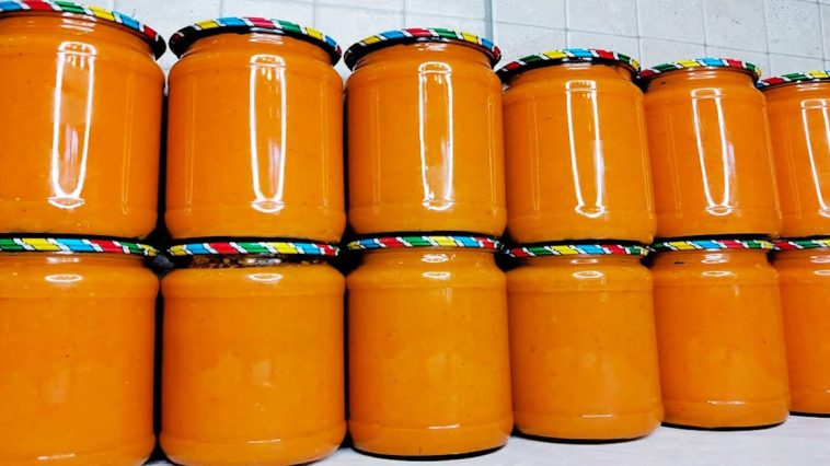 100 банок — не межа! Кабачкова ікра «як у 90-х»: смак, знайомий з дитинства