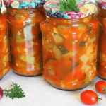 Кабачки в томатному соусі на зиму — улюблений рецепт за мінімум клопоту!