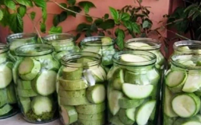 Кисло-солодкі кабачки на зиму: завжди готую не менш 20 літрових банок цієї прекрасної закрутки