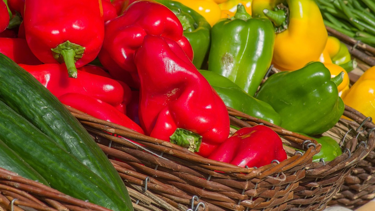 Секретна сила банана: чому варто закопати його перед посадкою перцю