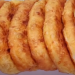 Пиріжки без дріжджів із сиру та картоплі — м’які, ароматні та довго не черствіють!