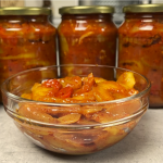 Моя незмінна заготовка на зиму – пікантний салат з кабачків «Тещин язик» без стерилізації