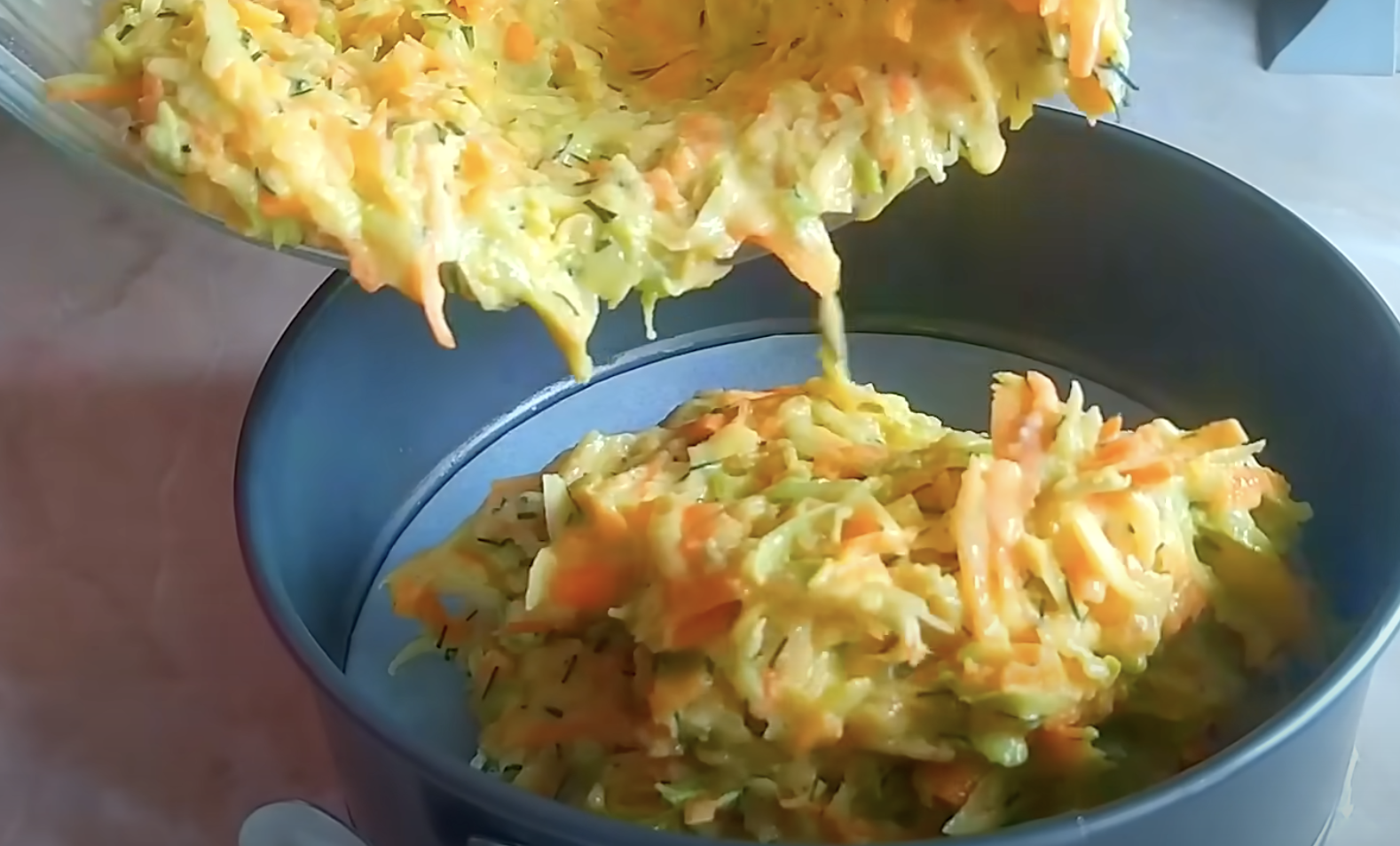 1 картопля та 1 кабачок. Всі сусіди будуть просити рецепт! Такий пиріг - "родзинка" столу