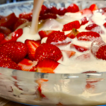 Полуничне «Диво» – десерт, якому немає рівних!