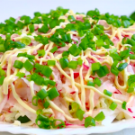 Літній салат «Фаворит»: ніжний, соковитий та неймовірно смачний