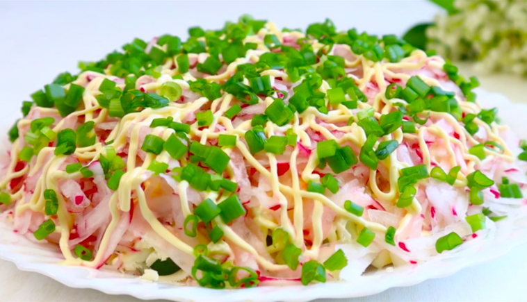 Літній салат «Фаворит»: ніжний, соковитий та неймовірно смачний