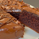 Мамин рецепт перевірений часом: вже 40 років пече цей торт! Без яєць і масла – ідеальний “шоколадний” смаколик до кави