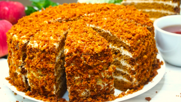 Торт «Медовий Пух» без розкочування коржів — ніжний, смачний і напрочуд простий