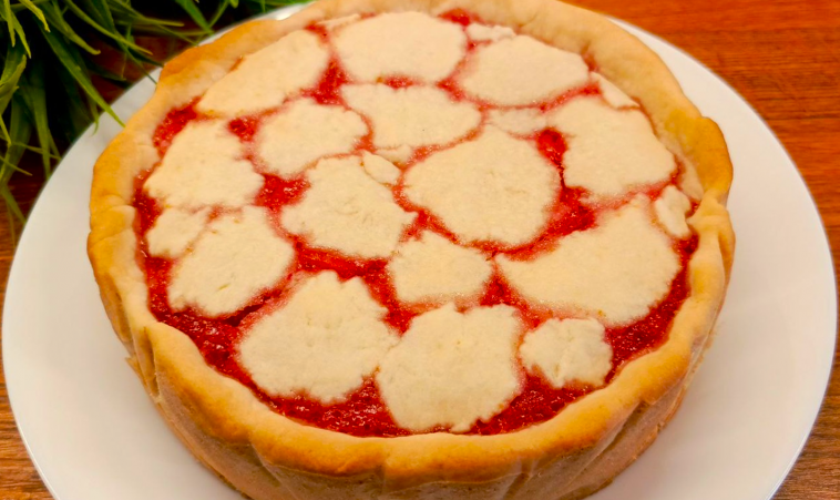 Пиріг «Полуничний безе» – без яєць, сметани й вершкового масла