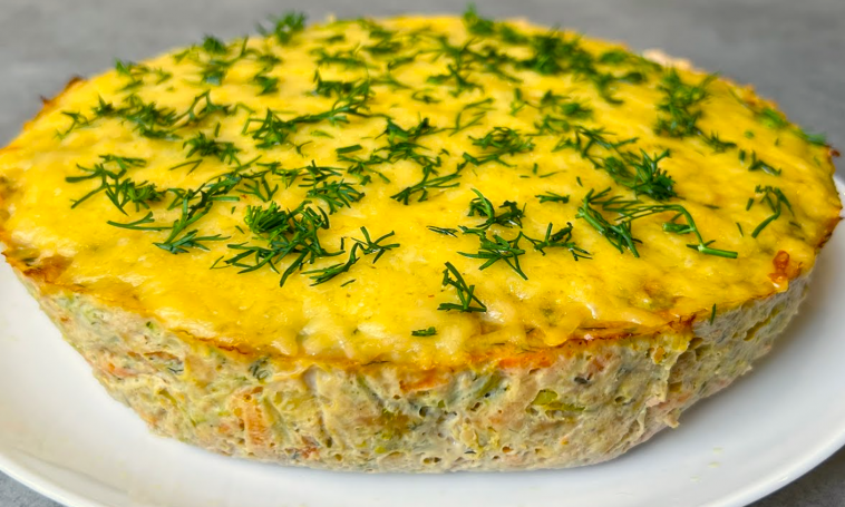 Бабусин улюблений рецепт! Селянська кабачкова запіканка — зникає зі столу миттєво!