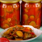 Такого в магазині точно не знайдеш! Салат із огірків у пікантному томатному соусі – готую вже четверту партію!