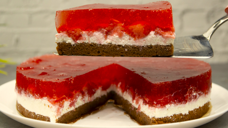 Сирний торт із полуницею — мій фаворит серед усіх!
