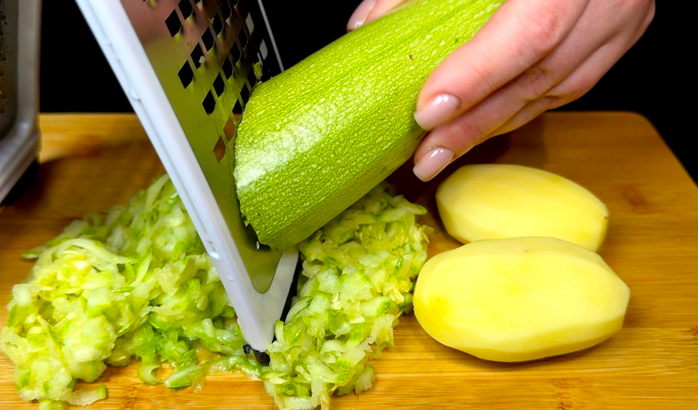 Спробуйте – не пошкодуєте! Кабачки з картоплею по-новому: смакота за лічені хвилини!