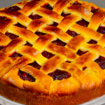 Пиріг «Від бабусі» з брусницею — багато начинки, і нічого не витікає!