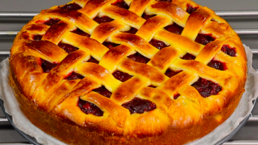 Пиріг «Від бабусі» з брусницею — багато начинки, і нічого не витікає!