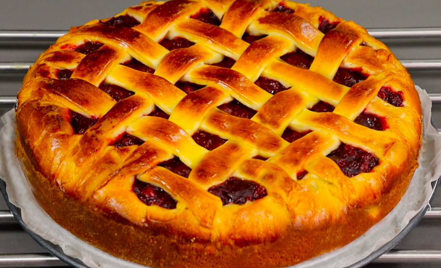 Пиріг «Від бабусі» з брусницею — багато начинки, і нічого не витікає!