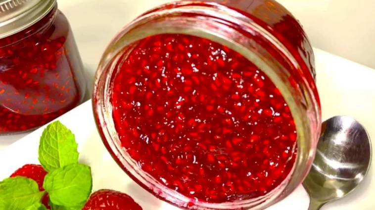 Малинове варення «Хоч ложкою стій» — готове за 15 хвилин, без желатину!