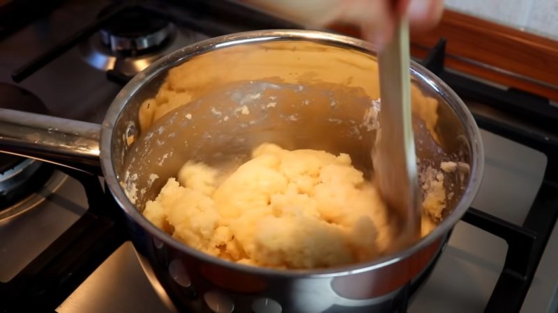 Польський торт, який тане в роті: бюджетний десерт із вишуканим смаком 9 Польський торт, який тане в роті: бюджетний десерт із вишуканим смаком