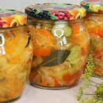 Овочевий салат «Асорті» на зиму — кольоровий вибух смаку!