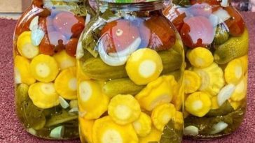 Мариноване овочеве асорті на зиму: хрумке, апетитне і дуже красиве