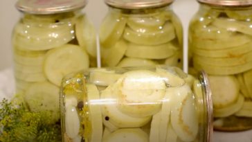 Унікальний рецепт маринованих кабачків на зиму — хрумкі, ароматні, домашні!