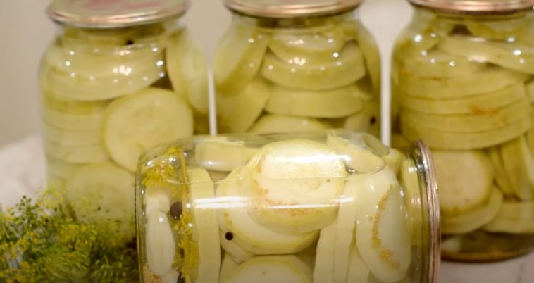 Унікальний рецепт маринованих кабачків на зиму — хрумкі, ароматні, домашні!