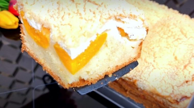 Фруктовий пиріг із персиками