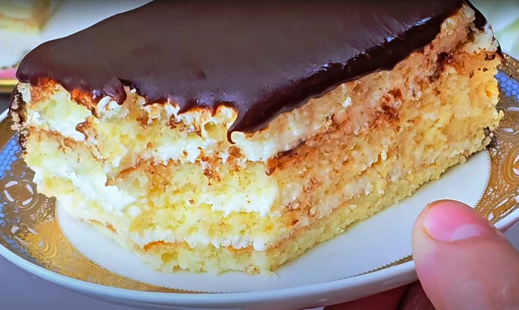 Домашній торт із заварним кремом за 30 хвилин — смак дитинства, перевірений роками! 🍰