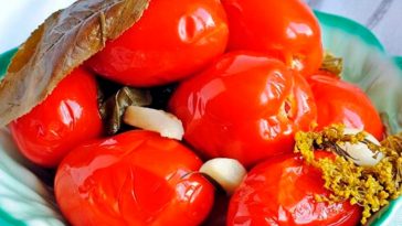 Помідори, які зникають зі столу першими! Найшвидший рецепт маринування