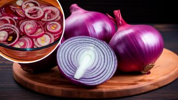 Маринована цибуля за 5 хвилин — ідеальна для будь-якого салату