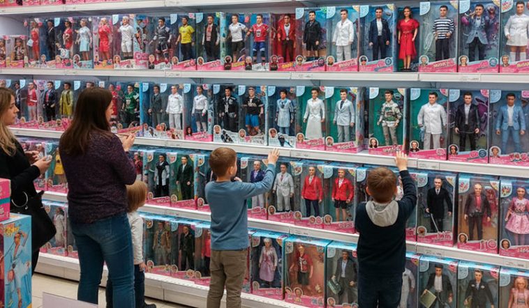 Ляльки Кени: як обрати ідеального героя для дитячих ігор