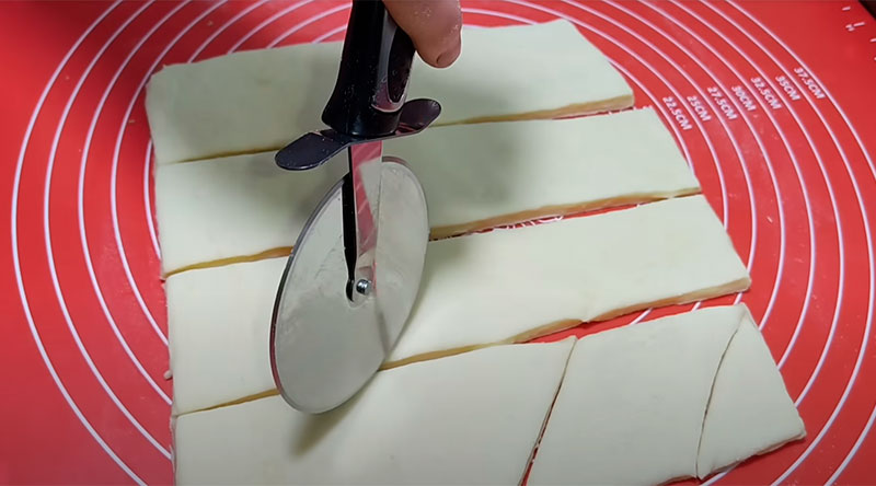 Домашні вергуни на кефірі: традиційний рецепт хрусткої випічки