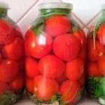 Квашені помідори під капронову кришку – легкий рецепт на 3-літрову банку