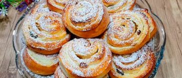 До чаю – ідеальна випічка! Домашні булочки-равлики з кремом і шоколадом