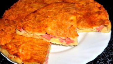 Пиріг-піца з ковбасою: швидко, ситно і дуже смачно