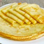 Млинці на кефірі заварним способом – найніжніший рецепт