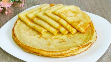 Млинці на кефірі заварним способом – найніжніший рецепт