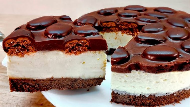 Торт без випічки за 30 хвилин — печиво, крем і шоколад. Все!