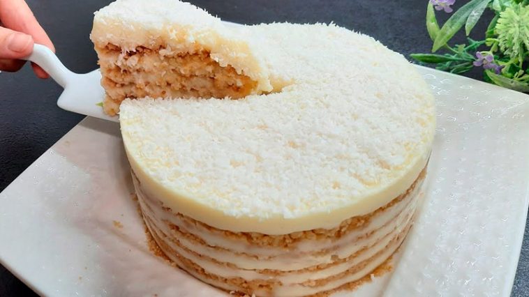 Домашній торт «Пломбір» на сковороді — без духовки і без печива! Такий спосіб знають одиниці!